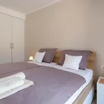 Pet Friendly In *