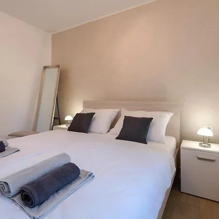 Amazing In With House A Panoramic View Labin (Istria)