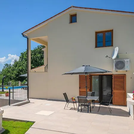 Amazing In With House A Panoramic View
